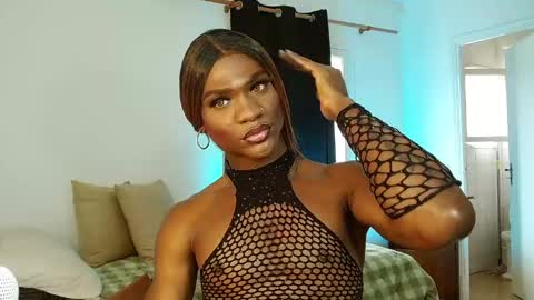 Snapshot of suannyklatten_ chatting on February 2025 12:06:02 PM Suanny Klatten It is my account independent online show from February 2025 12:06:02 PM