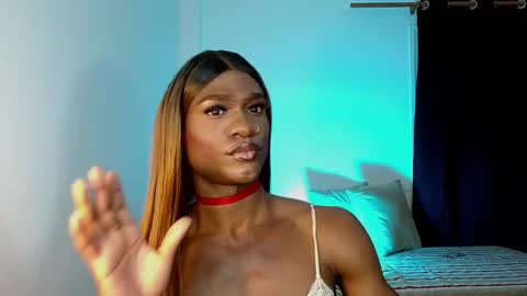 Snapshot of suannyklatten_ chatting on March 2025 04:28:01 AM Suanny Klatten It is my account independent online show from March 2025 04:28:01 AM