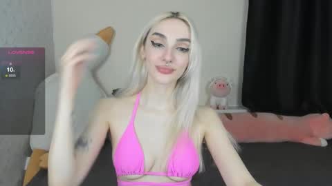 Chloe online show from October 2025 12:06:01 PM