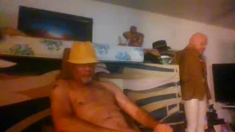 Snapshot of suckitu812 chatting on September 2025 10:31:02 AM SUCKITU812 online show from September 2025 10:31:02 AM