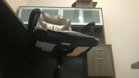 suckonthis318 online show from March 2025 03:41:01 PM