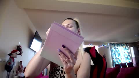 Snapshot of sugar_mayy chatting on December 2024 07:12:01 AM May online show from December 2024 07:12:01 AM