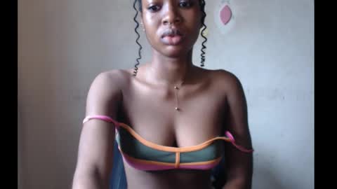 Bella online show from October 2025 08:56:02 AM