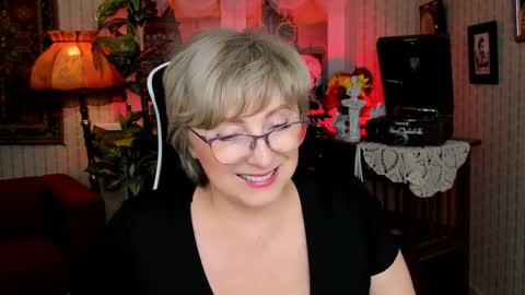 Vivien online show from December 2024 12:14:02 PM