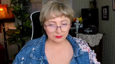 Vivien online show from December 2024 04:07:02 PM