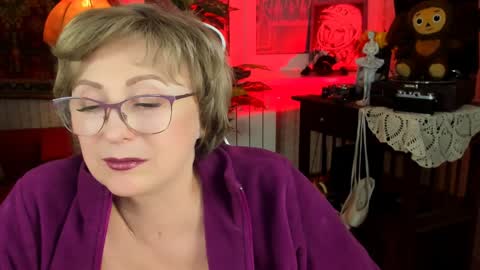 Vivien online show from December 2024 12:07:02 PM
