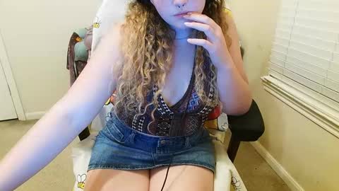 Snapshot of sugasunny chatting on October 2025 03:18:01 AM sugasunny online show from October 2025 03:18:01 AM