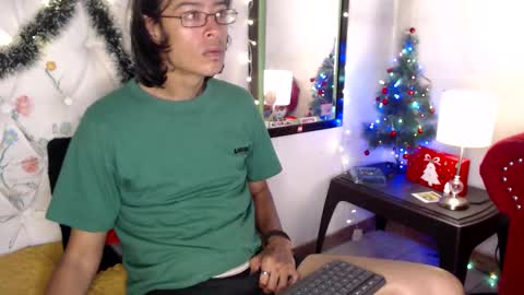 suggabrown_ online show from December 2024 10:23:02 AM