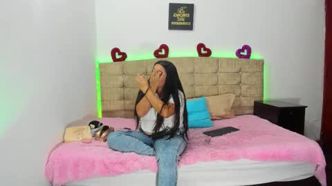 summer_girls01 online show from October 2025 01:49:02 AM