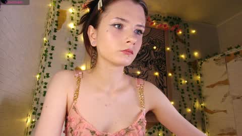 summerhazee online show from December 2024 05:01:02 PM