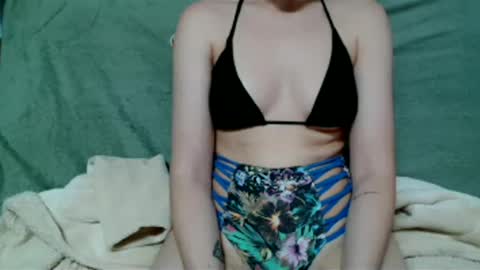 Snapshot of summerrrrrrrrr chatting on October 2025 09:40:02 AM The real sugar baby Sam Summer online show from October 2025 09:40:02 AM