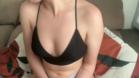 Snapshot of summerrrrrrrrr chatting on November 2025 09:32:01 AM The real sugar baby Sam Summer online show from November 2025 09:32:01 AM