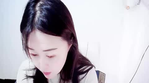 Snapshot of sun_yummy chatting on December 2024 04:45:01 AM Lucis online show from December 2024 04:45:01 AM