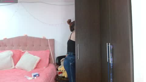 Snapshot of sunflower_dance chatting on January 2025 12:27:02 AM Jeraldine online show from January 2025 12:27:02 AM