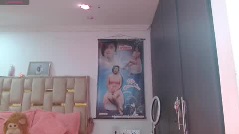 Snapshot of sunflower_dance chatting on November 2025 08:52:02 PM Jeraldine online show from November 2025 08:52:02 PM