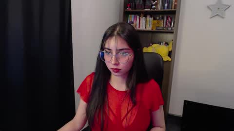 Snapshot of sunflower_uwu chatting on October 2025 02:25:02 PM violetta online show from October 2025 02:25:02 PM