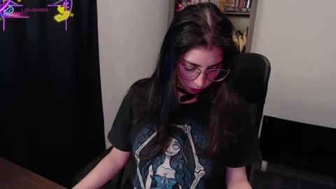 Snapshot of sunflower_uwu chatting on October 2025 02:15:02 PM violetta online show from October 2025 02:15:02 PM