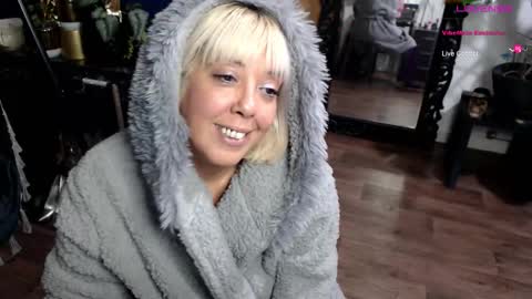 Snapshot of sunni_hottie chatting on September 2025 01:11:01 AM Sunni Knight online show from September 2025 01:11:01 AM