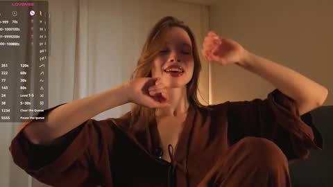 Kiki online show from September 2025 01:06:02 AM