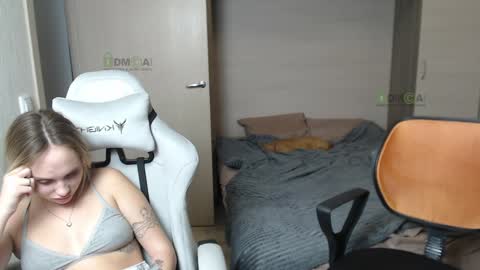 Snapshot of sunny1girl chatting on January 2025 06:39:01 PM Alice and Sergey online show from January 2025 06:39:01 PM