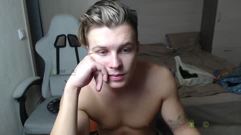 Snapshot of sunny1girl chatting on February 2025 09:23:02 PM Alice and Sergey online show from February 2025 09:23:02 PM