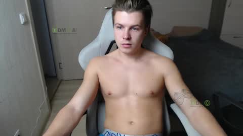 Snapshot of sunny1girl chatting on March 2025 02:04:02 PM Alice and Sergey online show from March 2025 02:04:02 PM