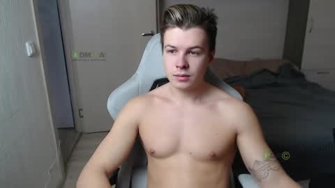 Snapshot of sunny1girl chatting on March 2025 06:27:01 AM Alice and Sergey online show from March 2025 06:27:01 AM