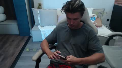 Snapshot of sunny1girl chatting on September 2025 07:46:02 AM Alice and Sergey online show from September 2025 07:46:02 AM