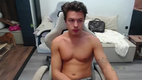 Snapshot of sunny1girl chatting on October 2025 06:25:02 AM Alice and Sergey online show from October 2025 06:25:02 AM