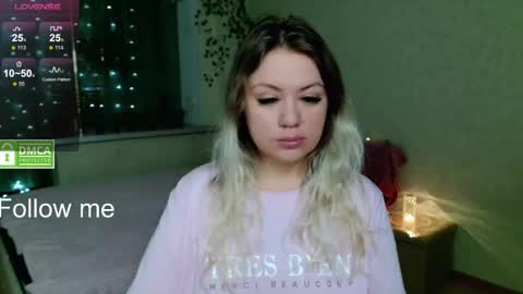 Snapshot of sunny_mood chatting on November 2025 08:25:01 AM sunny mood online show from November 2025 08:25:01 AM