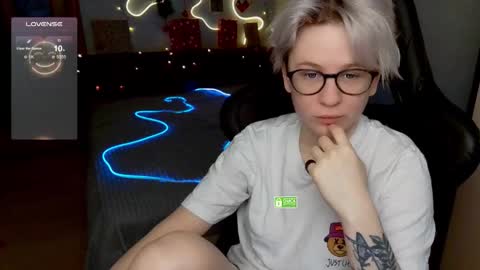 Snapshot of sunny_mood chatting on December 2025 09:36:01 AM sunny mood online show from December 2025 09:36:01 AM