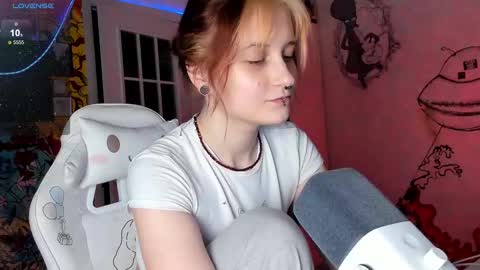 Snapshot of sunny_mouse chatting on February 2025 03:27:01 PM Sunny online show from February 2025 03:27:01 PM