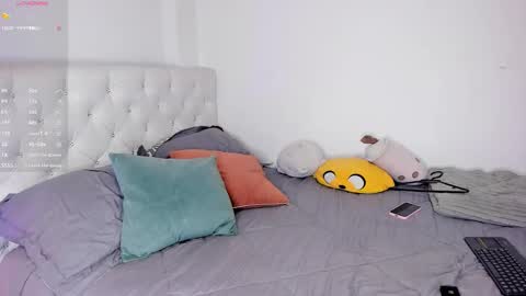 Sunnymoon online show from October 2025 04:03:02 AM