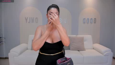 Snapshot of sunnyrivers_ chatting on February 2025 06:48:01 PM Sunny Rivers online show from February 2025 06:48:01 PM