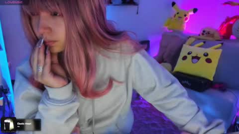     RAVENCLAU GIRL  online show from September 2025 12:06:01 PM
