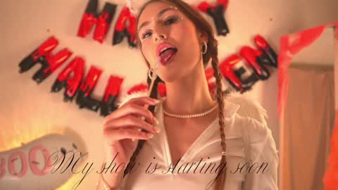 Snapshot of sunrisealice chatting on December 2024 06:55:02 AM Alice online show from December 2024 06:55:02 AM