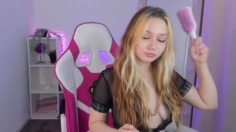 ANGELA online show from October 2025 02:29:01 PM