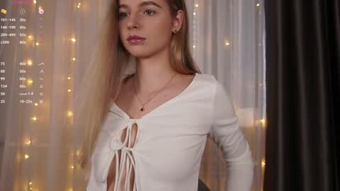 Snapshot of sunshine_diana_ chatting on December 2024 08:41:01 AM Di online show from December 2024 08:41:01 AM