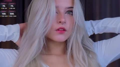 Snapshot of sunshinegirlx chatting on October 2025 03:48:01 AM Alice online show from October 2025 03:48:01 AM