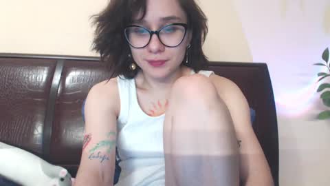 Snapshot of sunshinehella chatting on January 2025 05:32:01 PM Hella online show from January 2025 05:32:01 PM