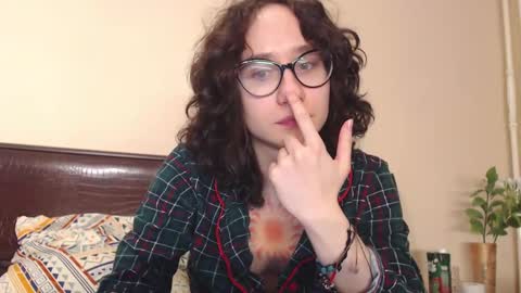 Snapshot of sunshinehella chatting on February 2025 11:36:01 PM Hella online show from February 2025 11:36:01 PM