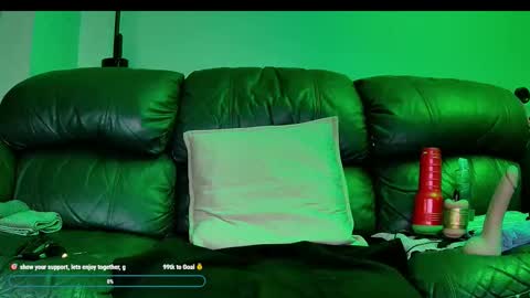 Snapshot of superduty5speed chatting on November 2025 03:52:02 AM Thomas online show from November 2025 03:52:02 AM