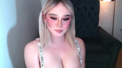 CARMINA online show from October 2025 11:39:01 PM