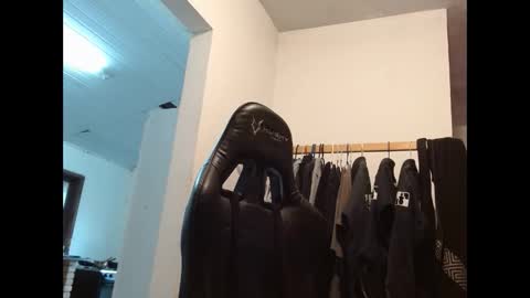 Snapshot of surfdog95 chatting on October 2025 07:38:02 PM surfdog95 online show from October 2025 07:38:02 PM