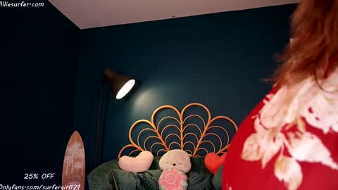 Allie online show from February 2025 09:43:01 PM