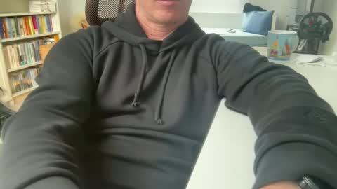 Snapshot of surfstar81 chatting on September 2025 09:47:02 AM surfstar81 online show from September 2025 09:47:02 AM