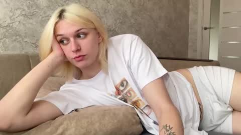 Snapshot of susan228 chatting on October 2025 07:14:02 AM Vladiva online show from October 2025 07:14:02 AM