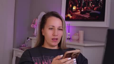 Snapshot of susanjewel chatting on November 2025 07:47:01 AM SusanJewel online show from November 2025 07:47:01 AM