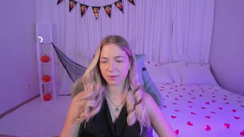 Susan online show from October 2025 01:53:02 AM