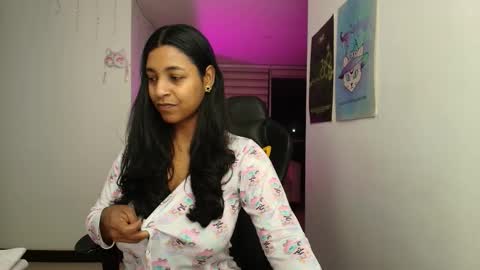 Susan Rhodes online show from October 2025 09:04:02 AM